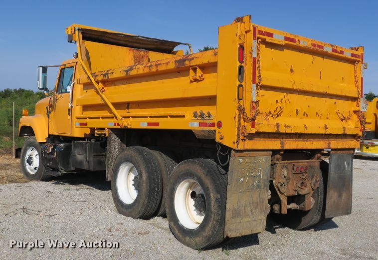 image for item DG8042 2002 International 2554 dump truck