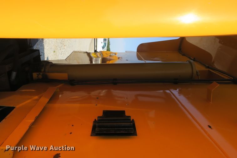 image for item DG8042 2002 International 2554 dump truck