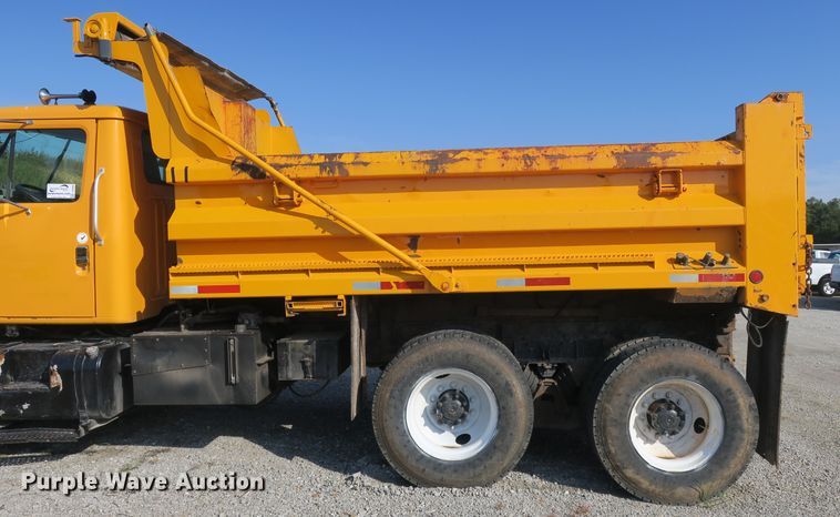 image for item DG8042 2002 International 2554 dump truck