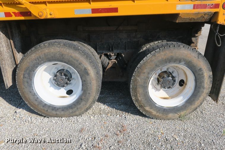 image for item DG8042 2002 International 2554 dump truck