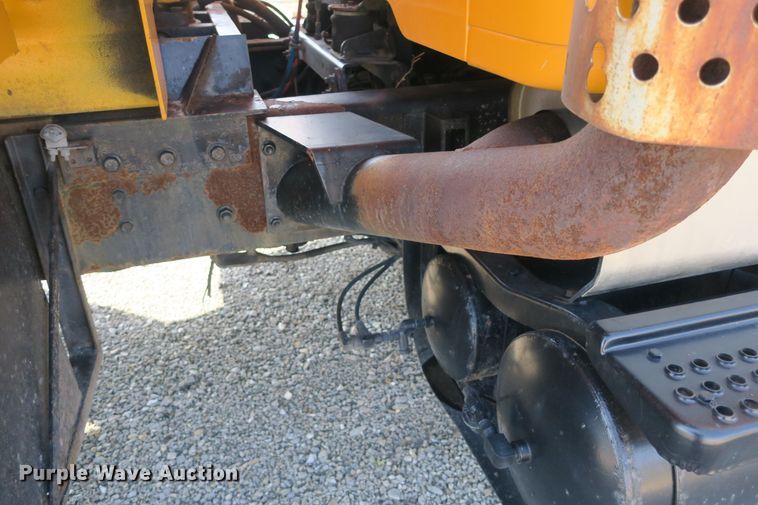 image for item DG8042 2002 International 2554 dump truck