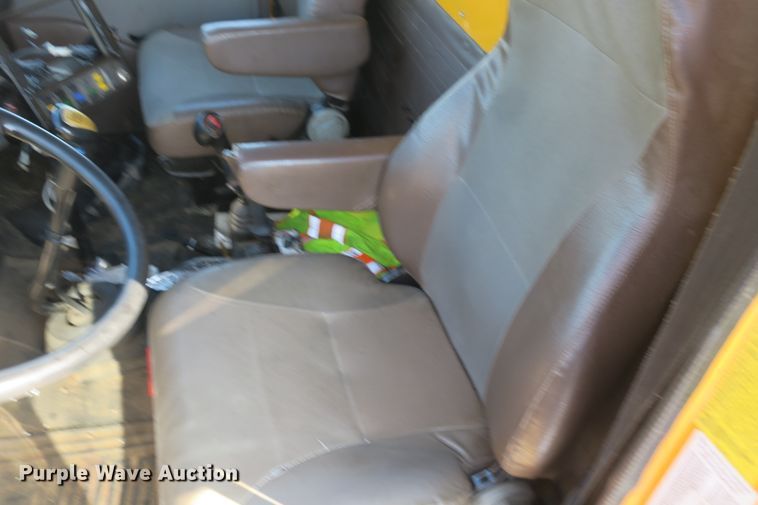 image for item DG8042 2002 International 2554 dump truck