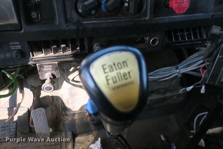 image for item DG8042 2002 International 2554 dump truck