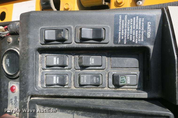 image for item DG8042 2002 International 2554 dump truck