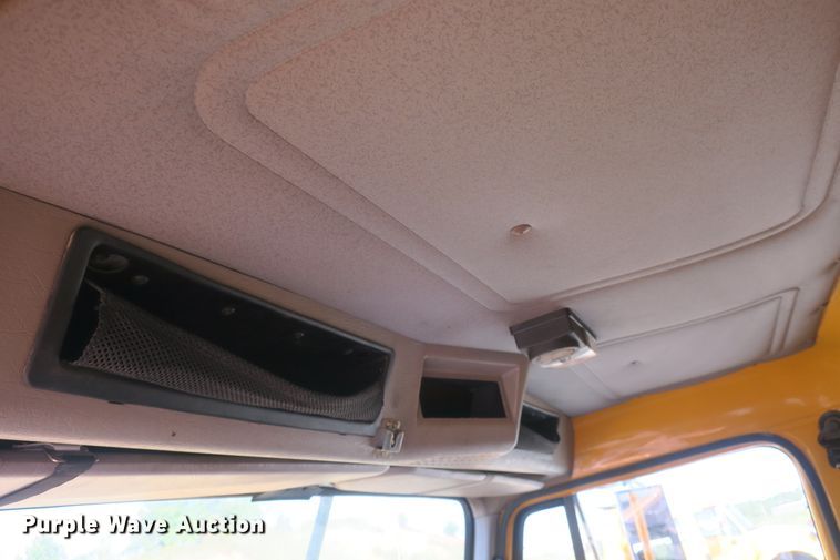 image for item DG8042 2002 International 2554 dump truck