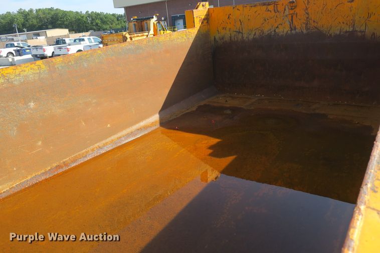 image for item DG8042 2002 International 2554 dump truck