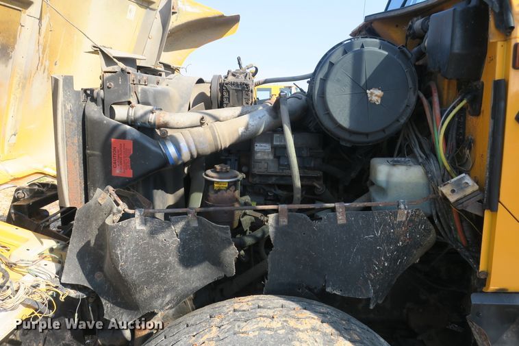 image for item DG8042 2002 International 2554 dump truck