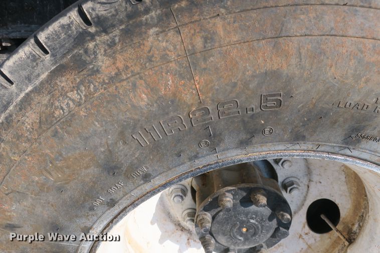 image for item DG8042 2002 International 2554 dump truck