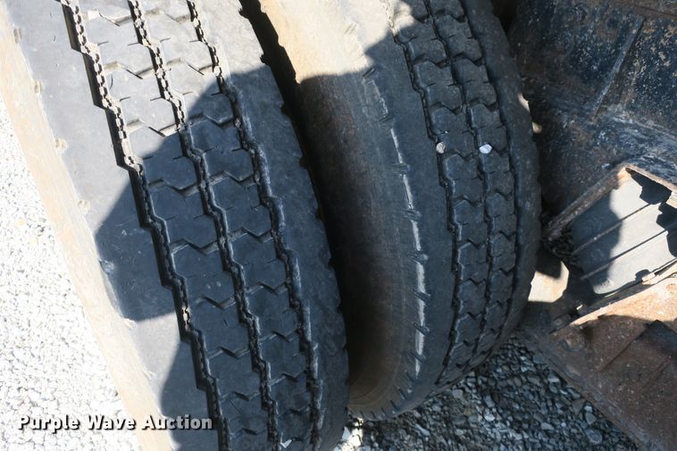 image for item DG8042 2002 International 2554 dump truck