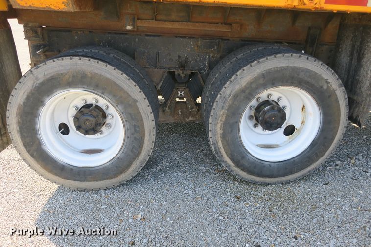 image for item DG8042 2002 International 2554 dump truck