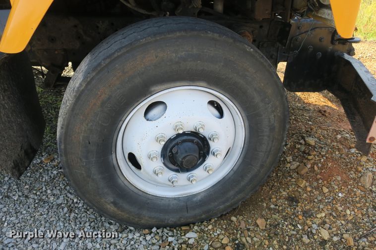 image for item DG8042 2002 International 2554 dump truck