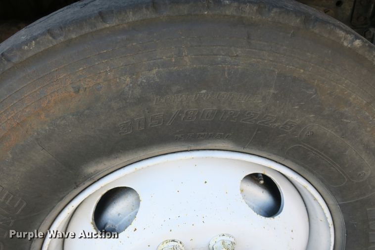 image for item DG8042 2002 International 2554 dump truck