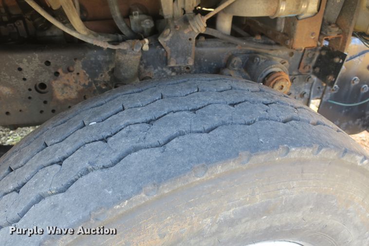 image for item DG8042 2002 International 2554 dump truck