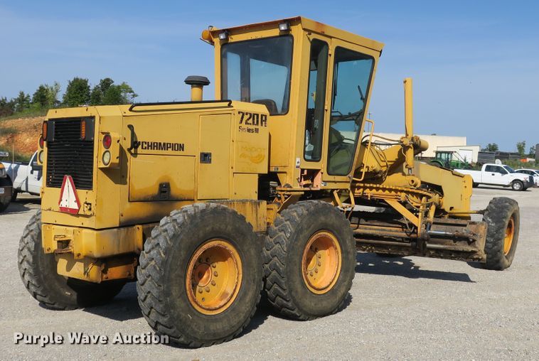 image for item DG8043 1993 Champion 720A motor grader