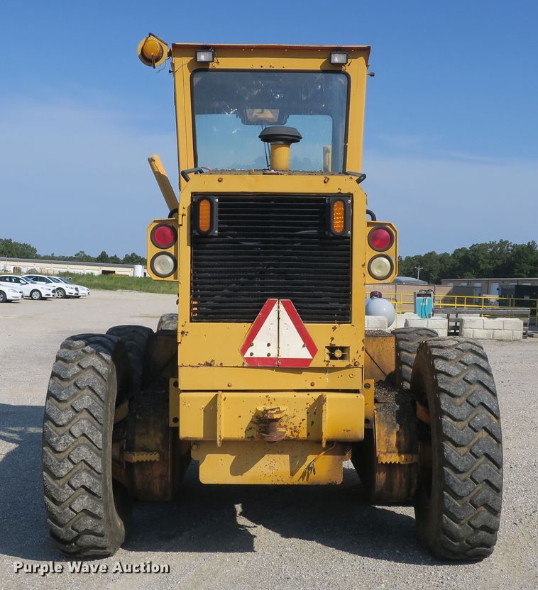 image for item DG8043 1993 Champion 720A motor grader