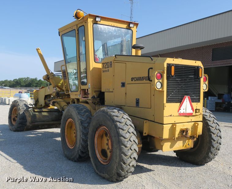 image for item DG8043 1993 Champion 720A motor grader