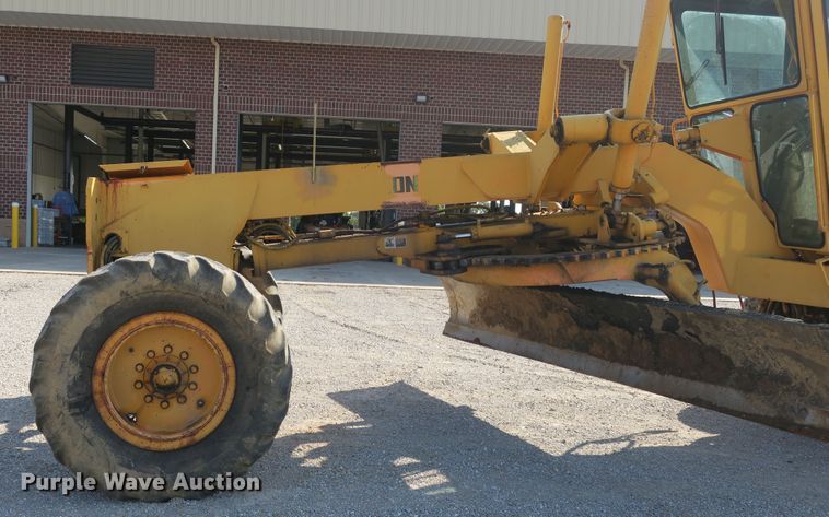 image for item DG8043 1993 Champion 720A motor grader