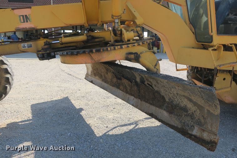 image for item DG8043 1993 Champion 720A motor grader