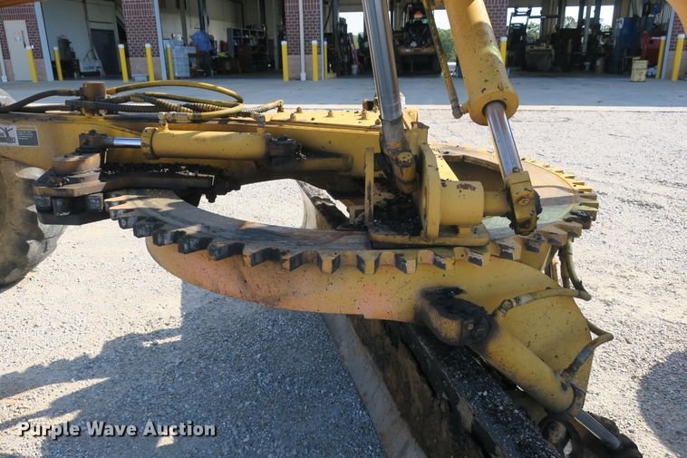 image for item DG8043 1993 Champion 720A motor grader