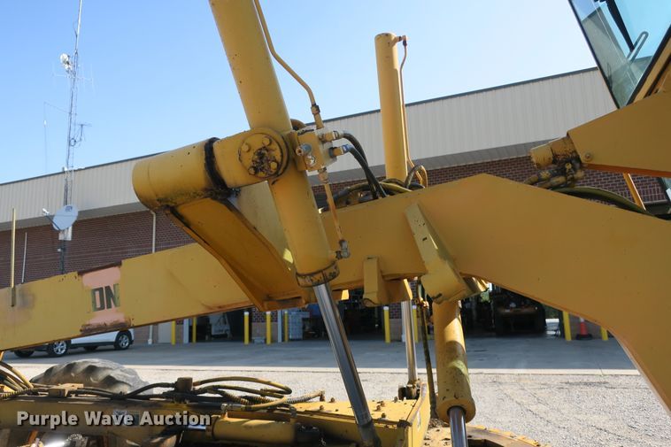 image for item DG8043 1993 Champion 720A motor grader