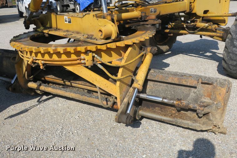 image for item DG8043 1993 Champion 720A motor grader
