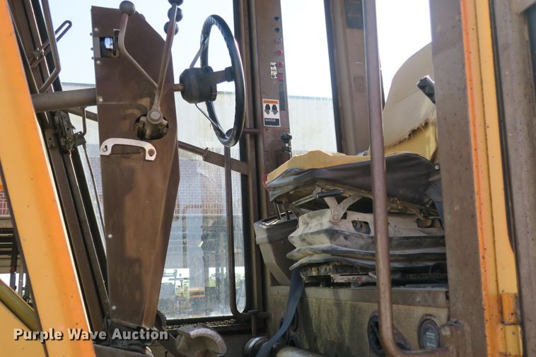 image for item DG8043 1993 Champion 720A motor grader