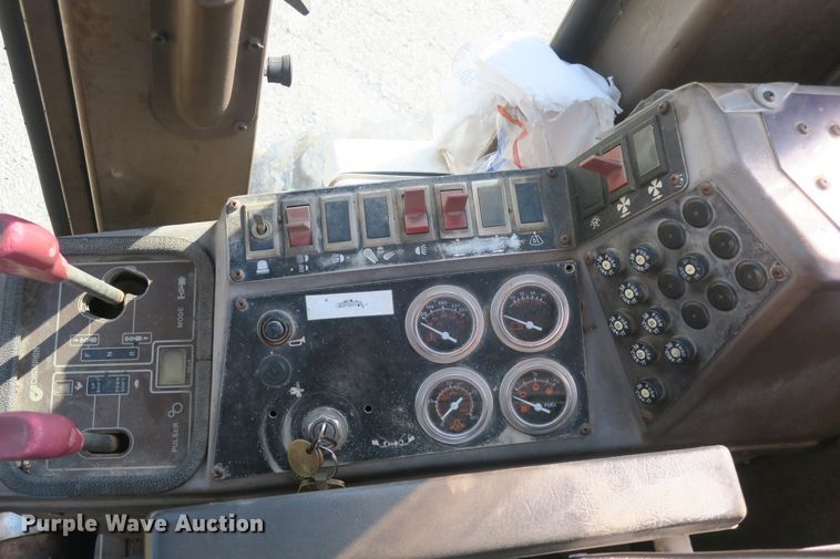 image for item DG8043 1993 Champion 720A motor grader