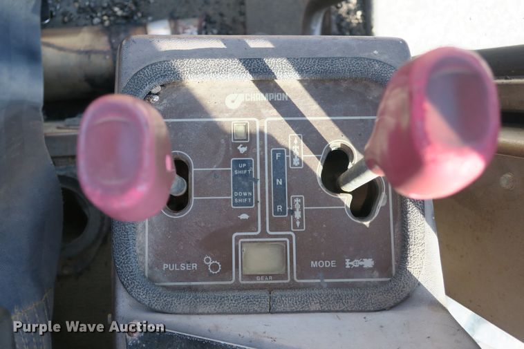 image for item DG8043 1993 Champion 720A motor grader