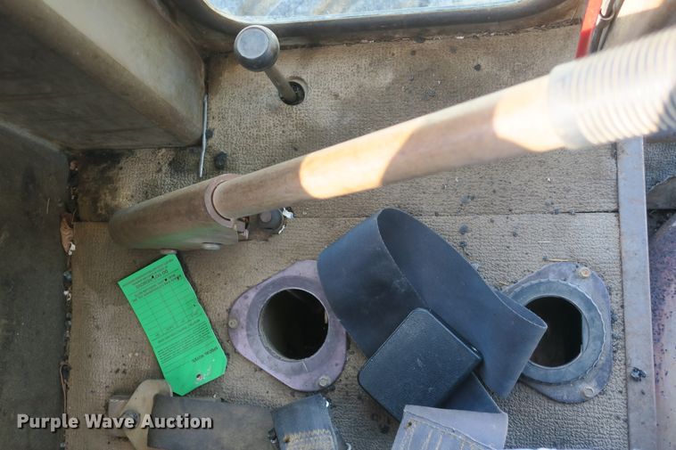 image for item DG8043 1993 Champion 720A motor grader