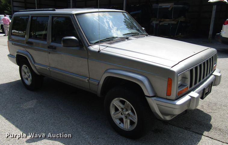 image for item DG8051 2001 Jeep Cherokee SUV