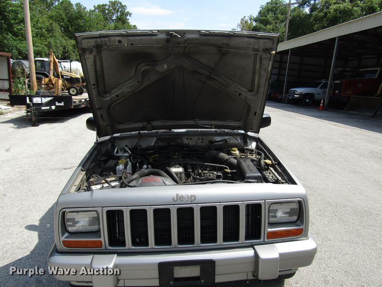 image for item DG8051 2001 Jeep Cherokee SUV