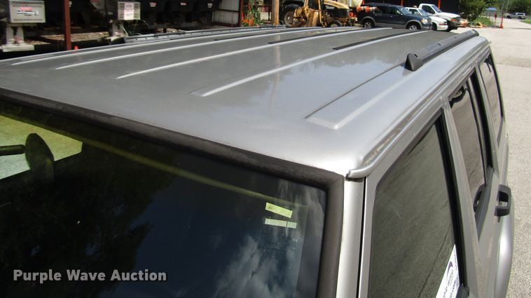 image for item DG8051 2001 Jeep Cherokee SUV