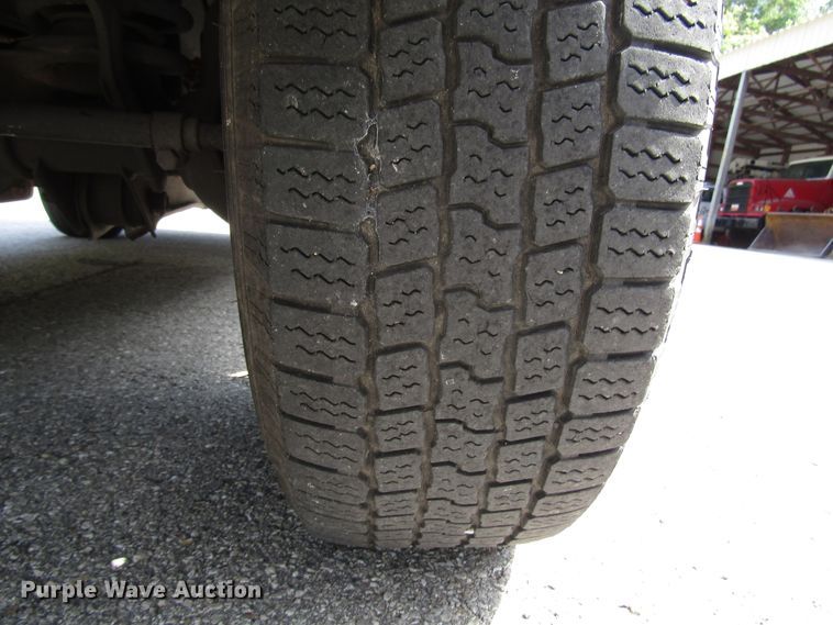 image for item DG8051 2001 Jeep Cherokee SUV