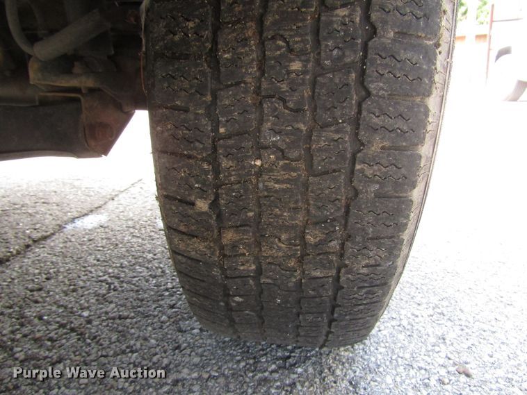 image for item DG8051 2001 Jeep Cherokee SUV