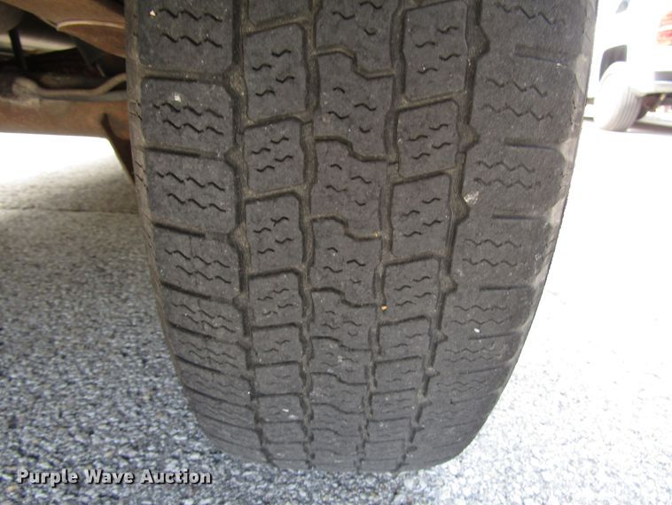 image for item DG8051 2001 Jeep Cherokee SUV