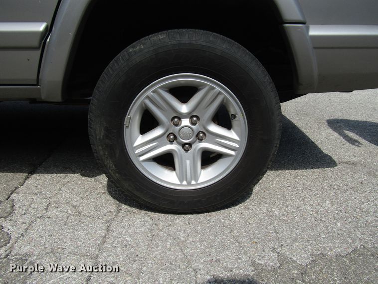 image for item DG8051 2001 Jeep Cherokee SUV