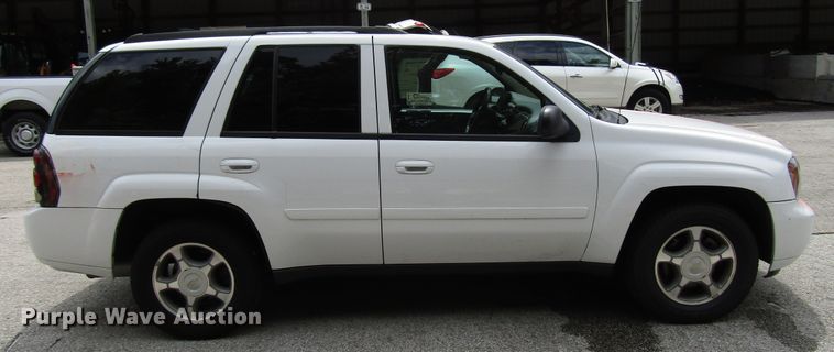 image for item DG8053 2008 Chevrolet TrailBlazer SUV