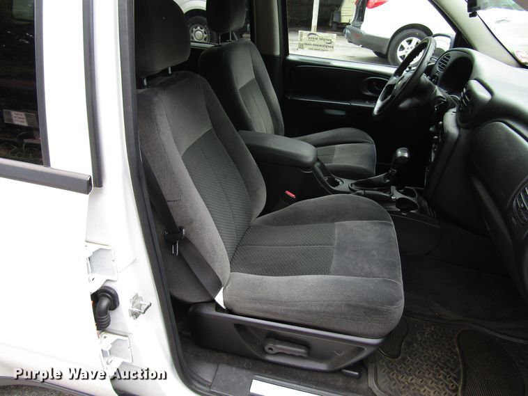 image for item DG8053 2008 Chevrolet TrailBlazer SUV