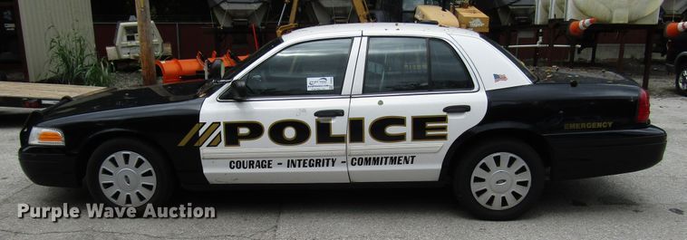 image for item DG8054 2011 Ford Crown Victoria Police Interceptor