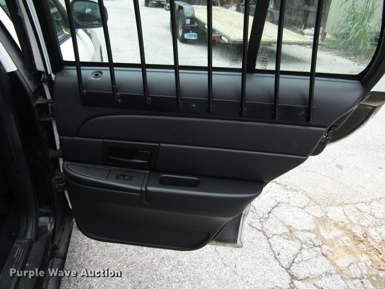 image for item DG8054 2011 Ford Crown Victoria Police Interceptor