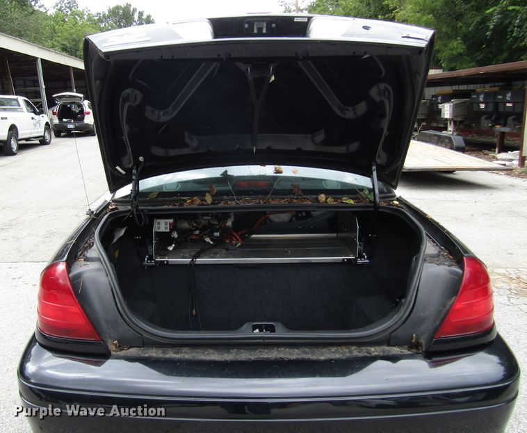 image for item DG8054 2011 Ford Crown Victoria Police Interceptor