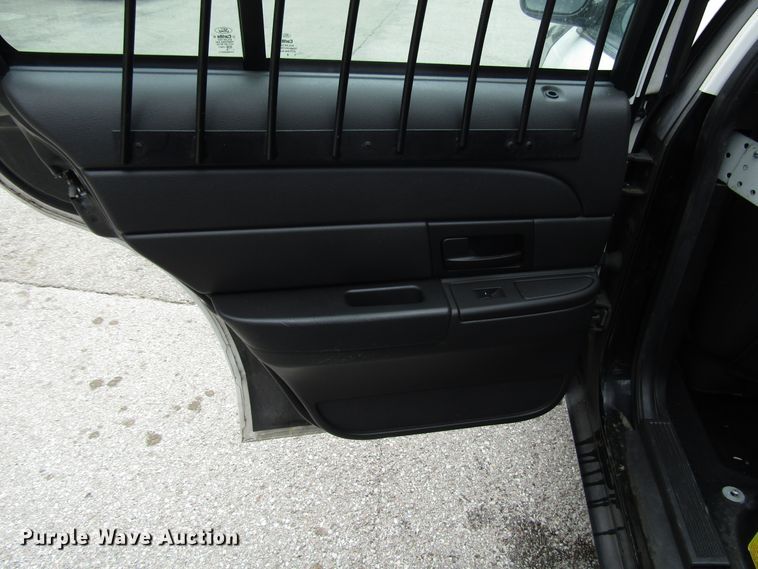 image for item DG8054 2011 Ford Crown Victoria Police Interceptor