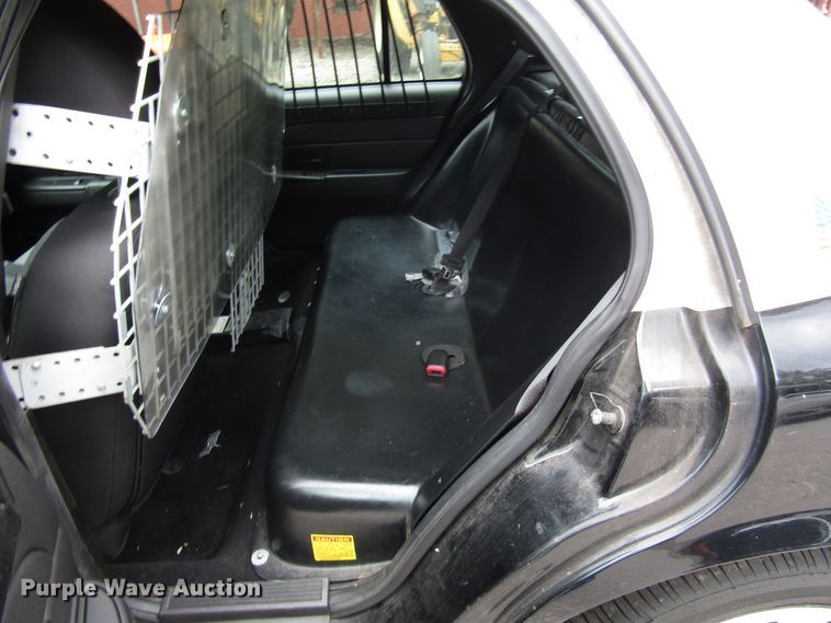 image for item DG8054 2011 Ford Crown Victoria Police Interceptor