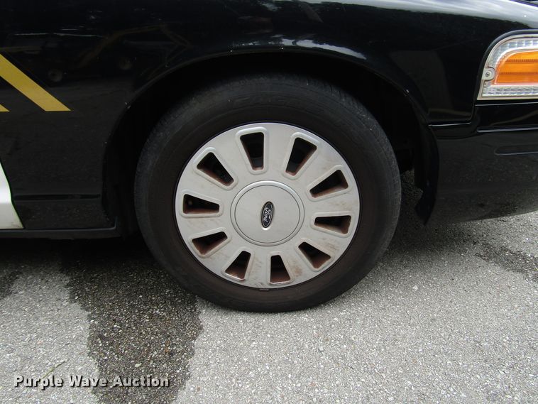 image for item DG8054 2011 Ford Crown Victoria Police Interceptor