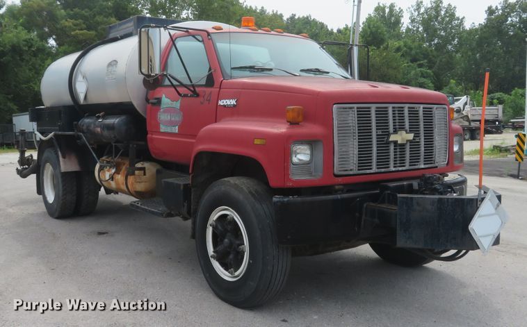 image for item DH1502 1994 Chevrolet Kodiak C6500 oil distribution truck