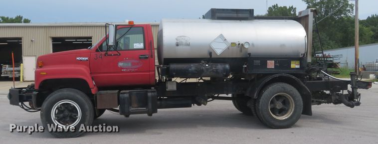 image for item DH1502 1994 Chevrolet Kodiak C6500 oil distribution truck