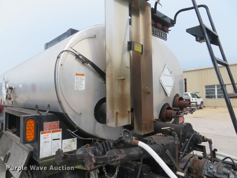 image for item DH1502 1994 Chevrolet Kodiak C6500 oil distribution truck