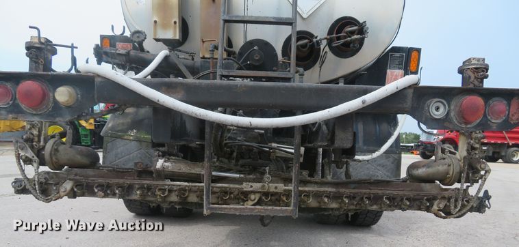 image for item DH1502 1994 Chevrolet Kodiak C6500 oil distribution truck