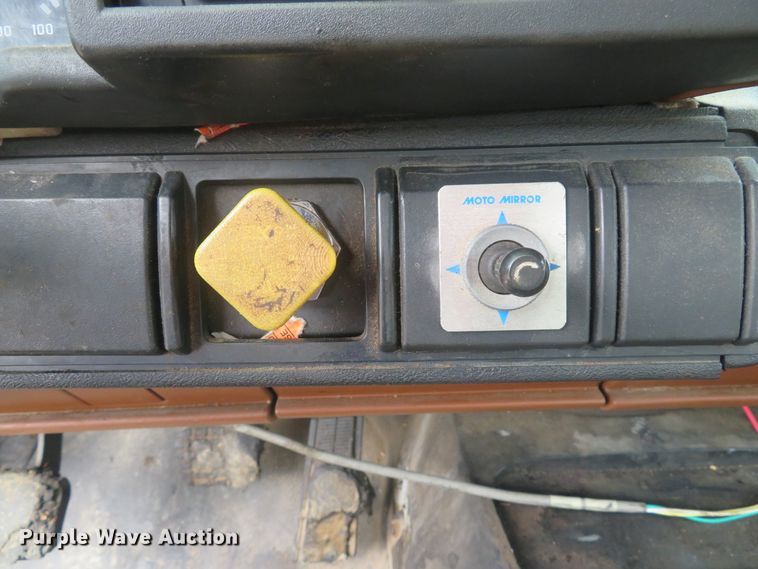 image for item DH1502 1994 Chevrolet Kodiak C6500 oil distribution truck