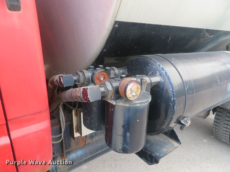 image for item DH1502 1994 Chevrolet Kodiak C6500 oil distribution truck